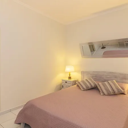 Apartamento Pereira * Армасан-де-Пера
